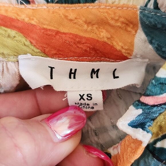 5/$55 THML Eliana Flutter Sleeve Blouse, Multicolor Abstract Floral, XS - Picture 5 of 8